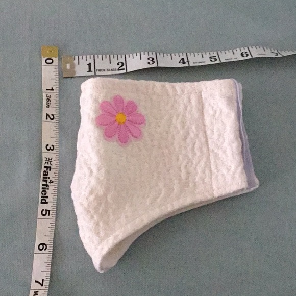 Cream Soft Face Mask W/ Flower & Elastic 2 layer - Picture 7 of 9